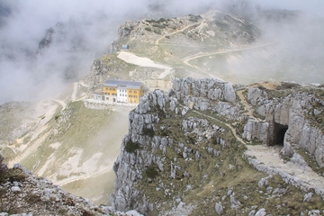 Rifugio Achille Papa an der Porte del Pasubio