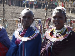 Die Mädels der Massai